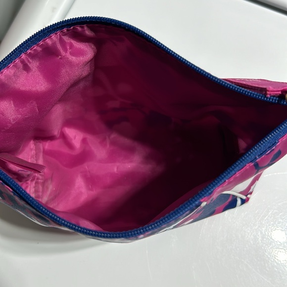 Estee Lauder make up bag with 1.7 ounce liquid eye make up remover - Picture 3 of 6